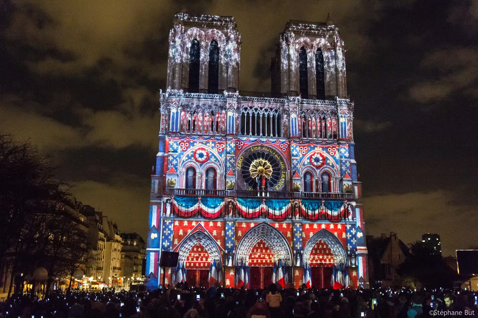 Projection mapping on the Notre Dame